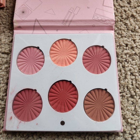 Mini mix palette OFRA NWOT - Picture 2 of 3